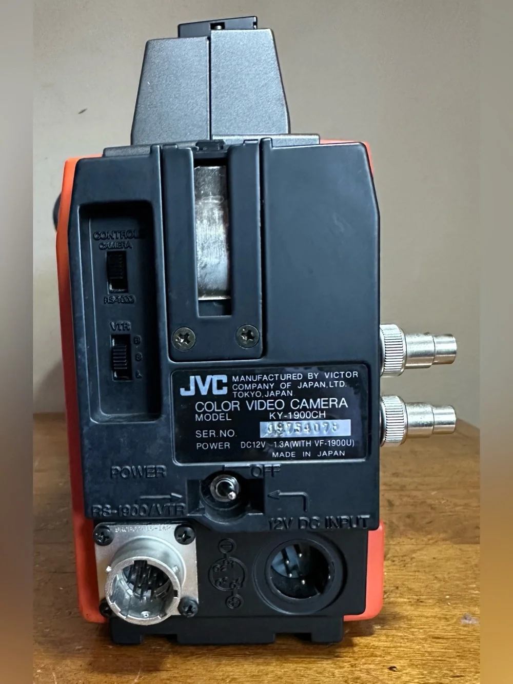 JVC Model KY-1900CH Portable Tree-Tube Professional Color Video Camera Camcorder